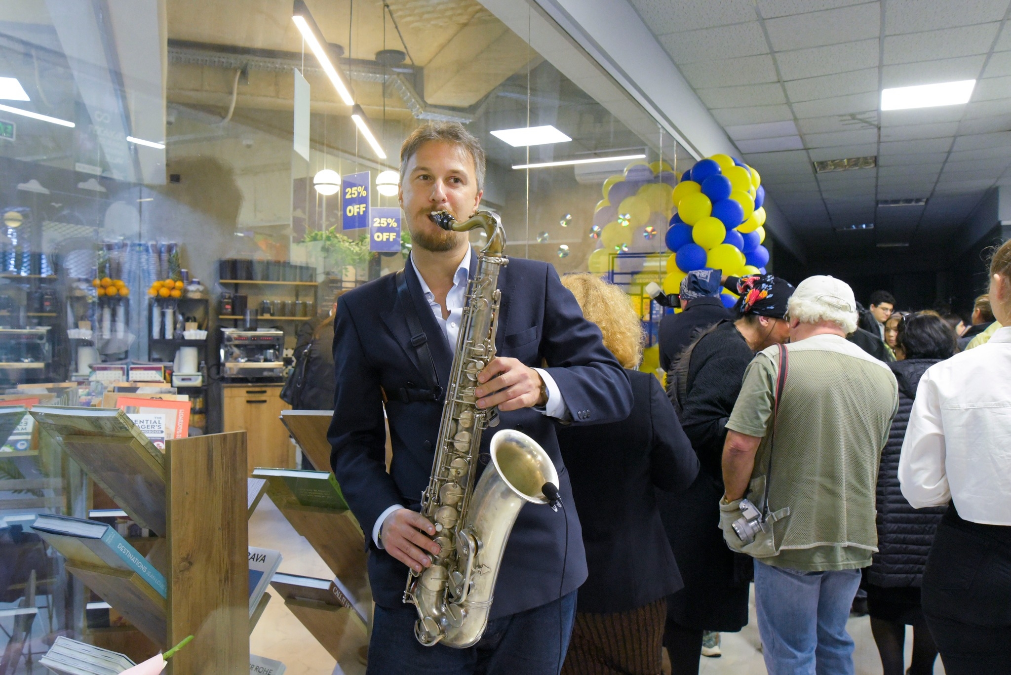 In Batumi, on October 17, (Mazniashvili Street #47), the opening ceremony of the "Prospero Books" branch and the 25th anniversary was celebrated.